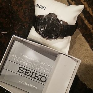 Seiko analogue quartz solar men's watch